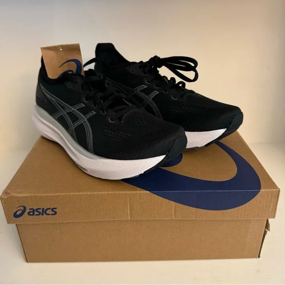 ASICS Women’s Size 8 Gel Kayano 31 Sneaker in Black Pure Silver White - Picture 2 of 8